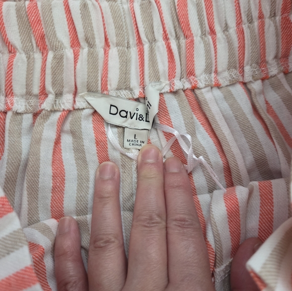 DAVI & DANI Striped Paperbag Waist Shorts in White Coral Tan Cotton Western Lrg. - Picture 5 of 8